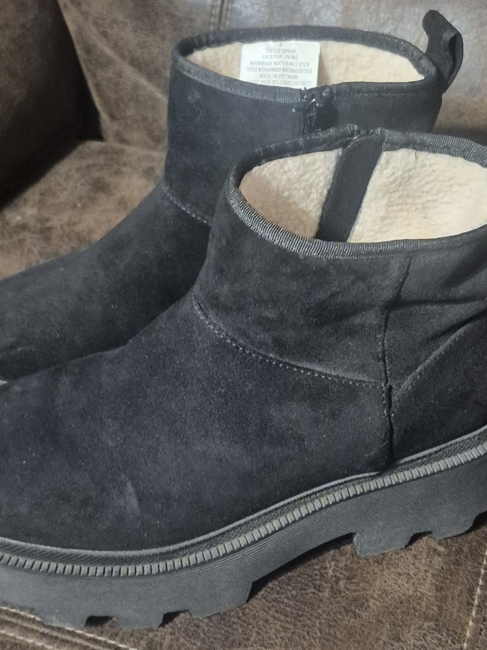 Women's Black Suede Chukka Boots with Sherpa Lining